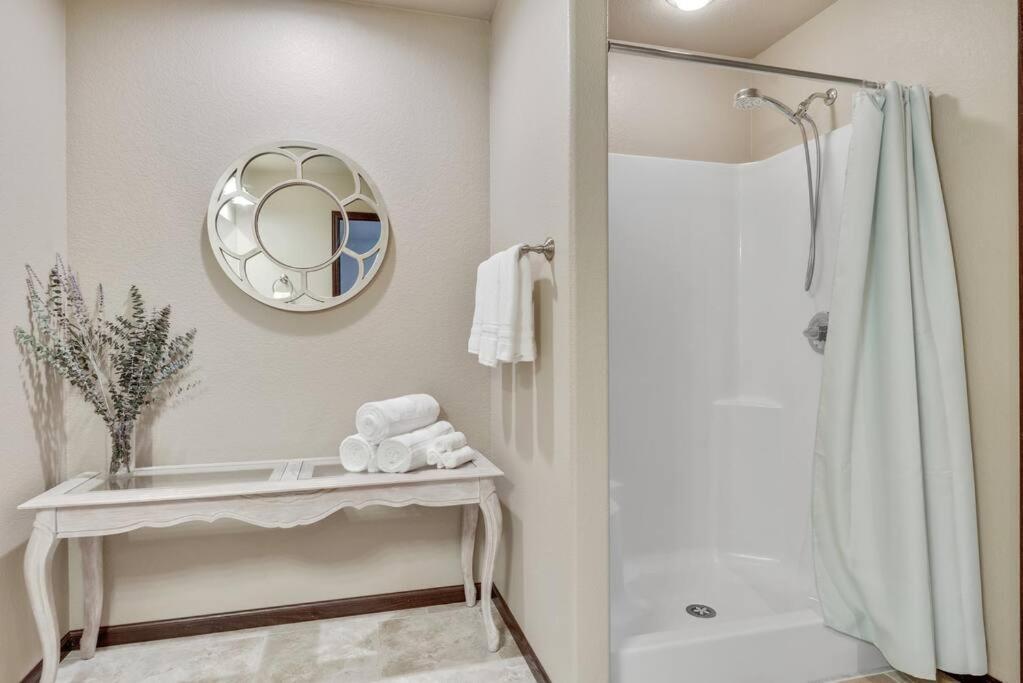 Large Home In The Most Convenient Location Rapid City Luaran gambar